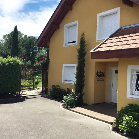 Guest house Location Le Panorama - Aeroport Geneve - Pays De Gex Chevry (Ain)